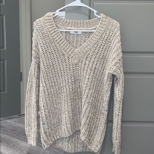 BB Dakota V-neck Sweater